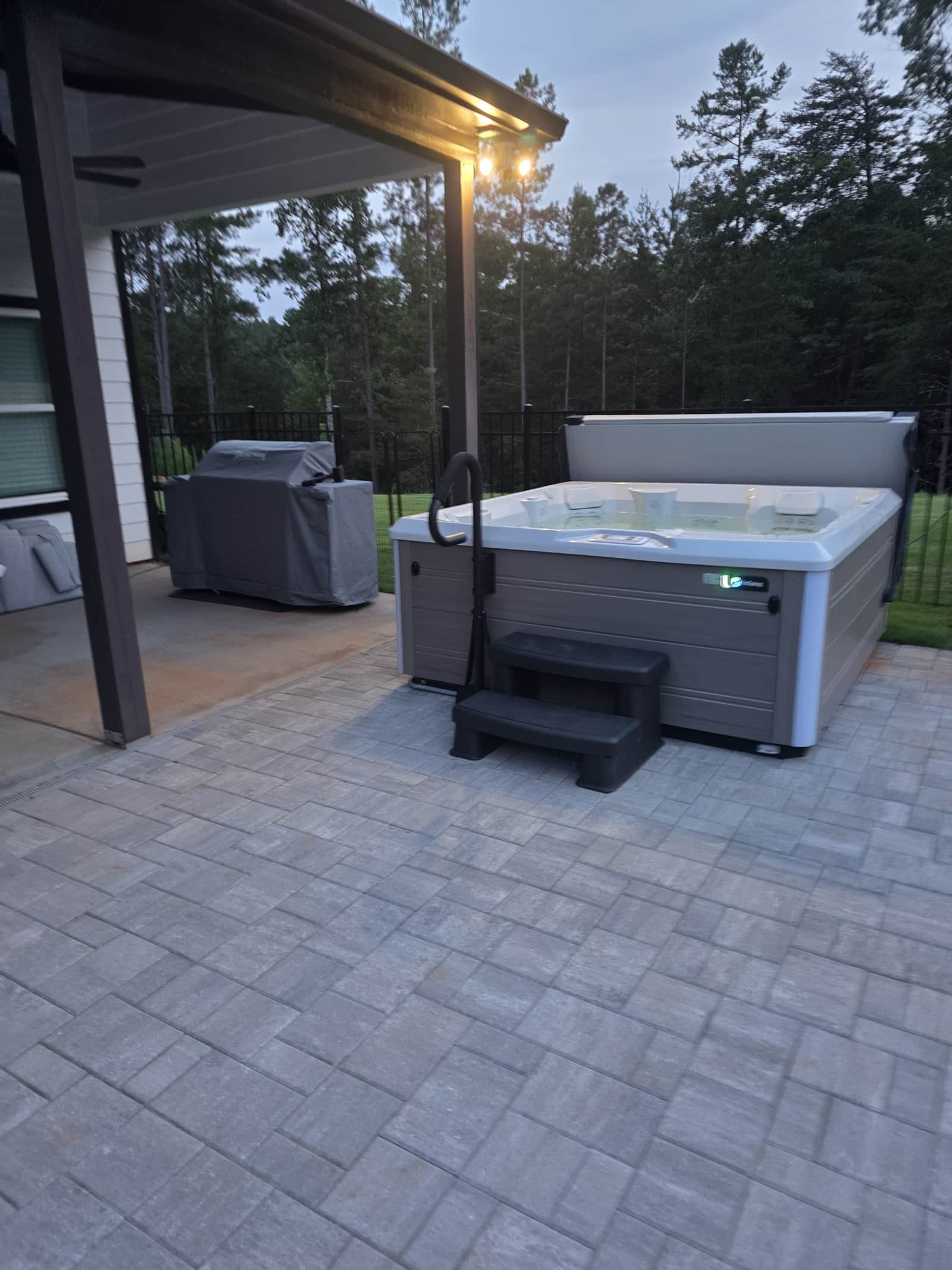 Outdoor hot tub at Sanctuary 120
